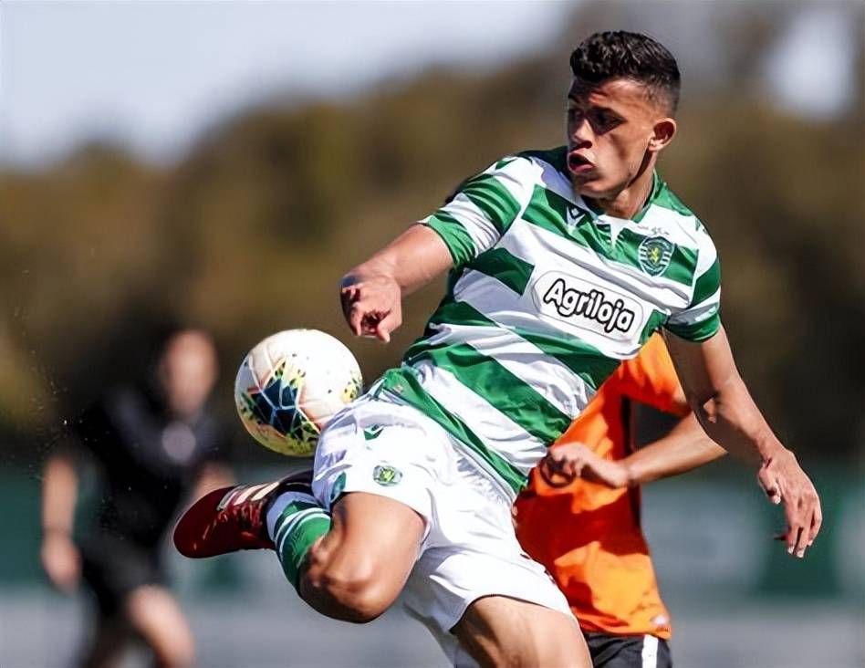 阿贾克斯训练开放日；关键时刻调整名单引欢呼；葡超在即；数据趋势出现新变化(内马尔fg梅西)